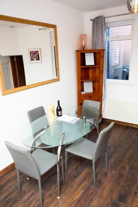 Cheerful 2 Bedroom House In The Heart Of Μπέλφαστ Εξωτερικό φωτογραφία