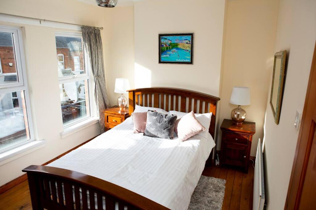 Cheerful 2 Bedroom House In The Heart Of Μπέλφαστ Εξωτερικό φωτογραφία